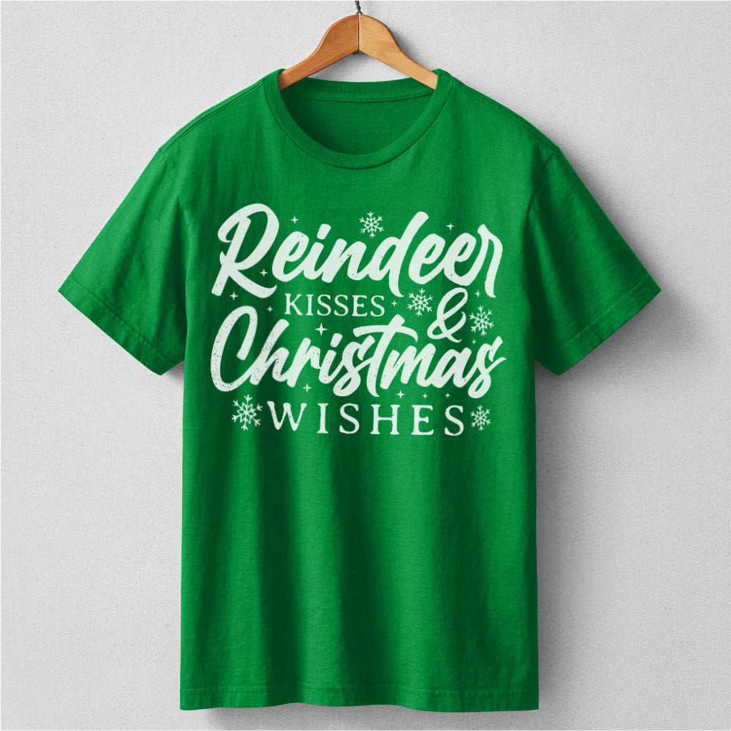 Reindeer Kisses And Christmas Wishes | Unisex T-Shirt