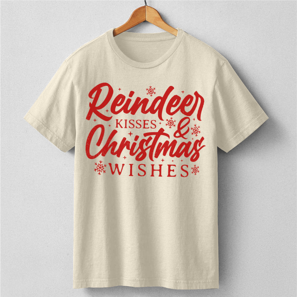 Reindeer Kisses And Christmas Wishes | Unisex T-Shirt